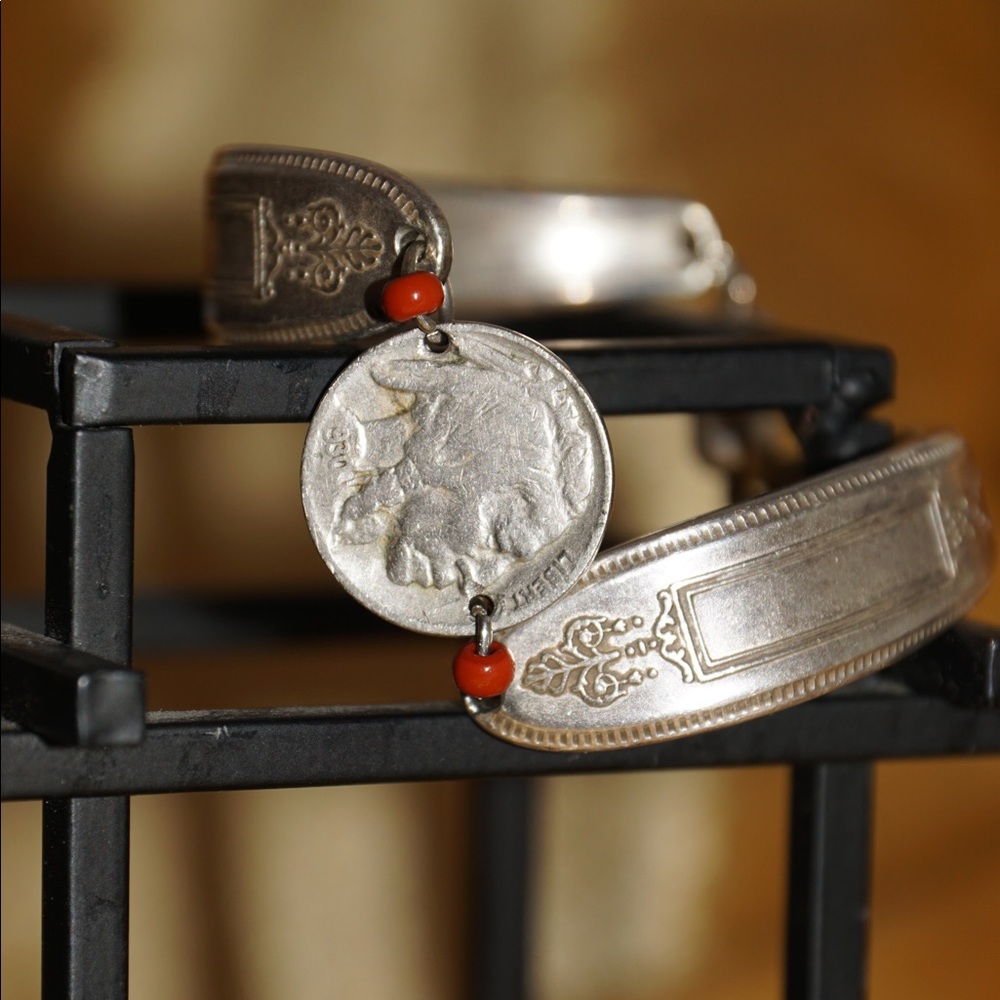 Buffalo Head unisex bracelet with magnetic clasp